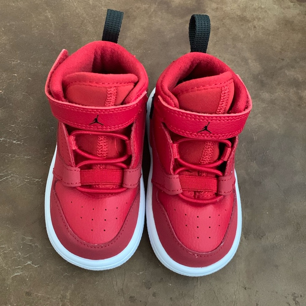 Baby Jordan’s size 6NWOT only worn in store and walked around house in them once